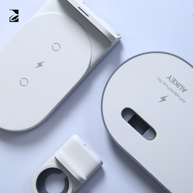 شارژر وایرلس Aukey LC-A3: ایستگاه شارژ هوشمند 3 در 1