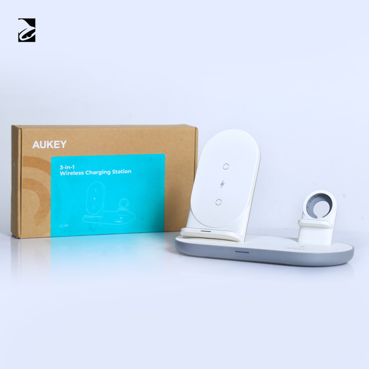 شارژر وایرلس Aukey LC-A3: ایستگاه شارژ هوشمند 3 در 1