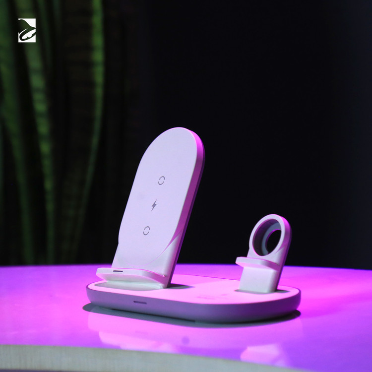 شارژر وایرلس Aukey LC-A3: ایستگاه شارژ هوشمند 3 در 1
